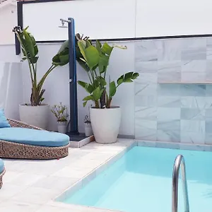 https://casa-marysol-terraza-y-piscina-privada.hotelsinnerja.org